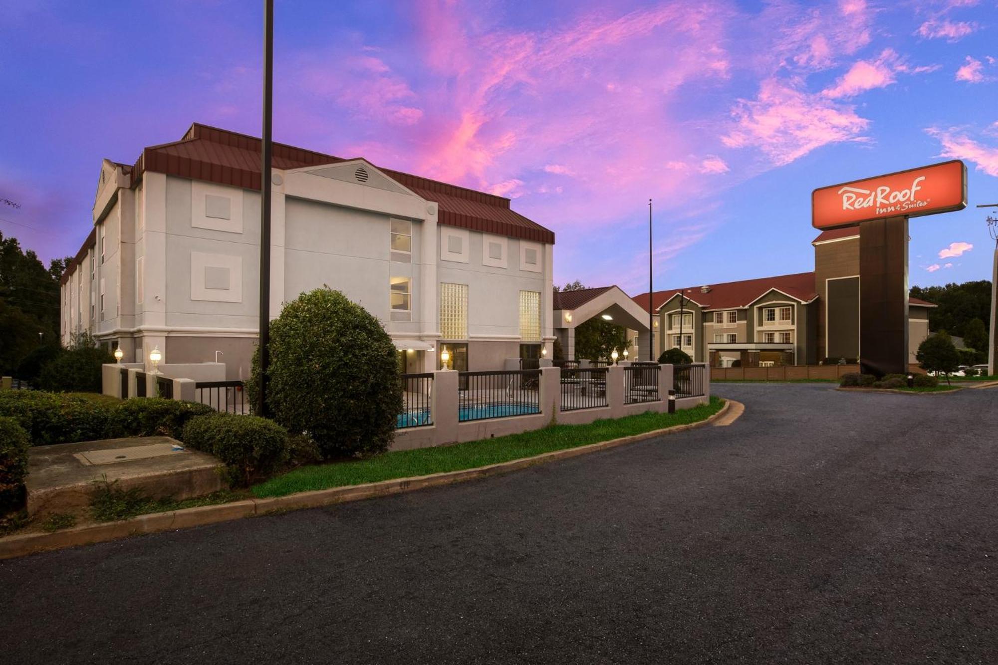 Red Roof Inn & Suites Newnan Exteriör bild